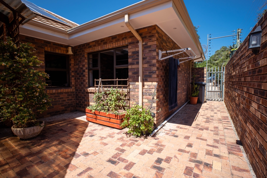 3 Bedroom Property for Sale in Wilderness Heights Western Cape